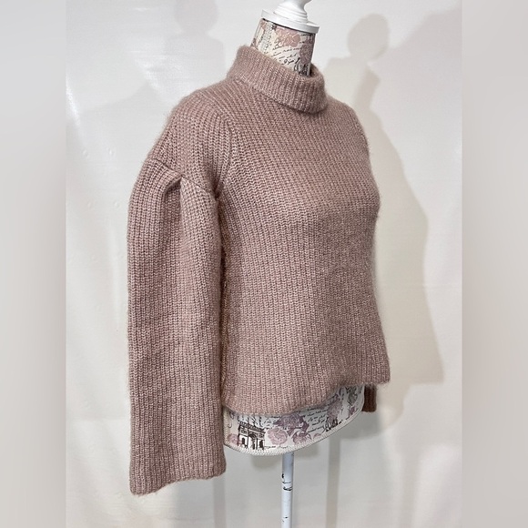 🛍️ROMEO & JULIET COUTURE Champagne beige knit sweater‎ size M - Picture 5 of 14